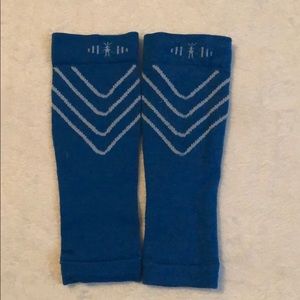 Girls Smartwool leg compression sleeves